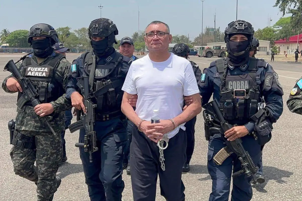 Acusan en Nueva York a proveedor de armas y drogas a la pandilla MS-13 en Honduras