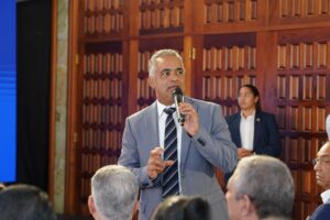 El ministro de la Presidencia, Joel Santos Echavarría, durante su intervención en el encuentro LA Semanal con la Prensa.
