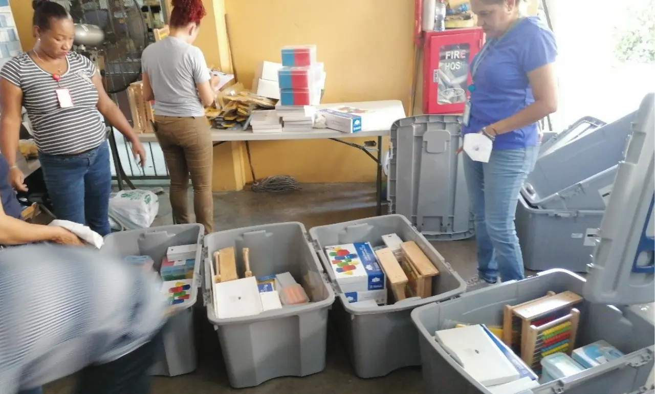 Minerd afirma distribuirá más de 9 mil kits de recursos educativos