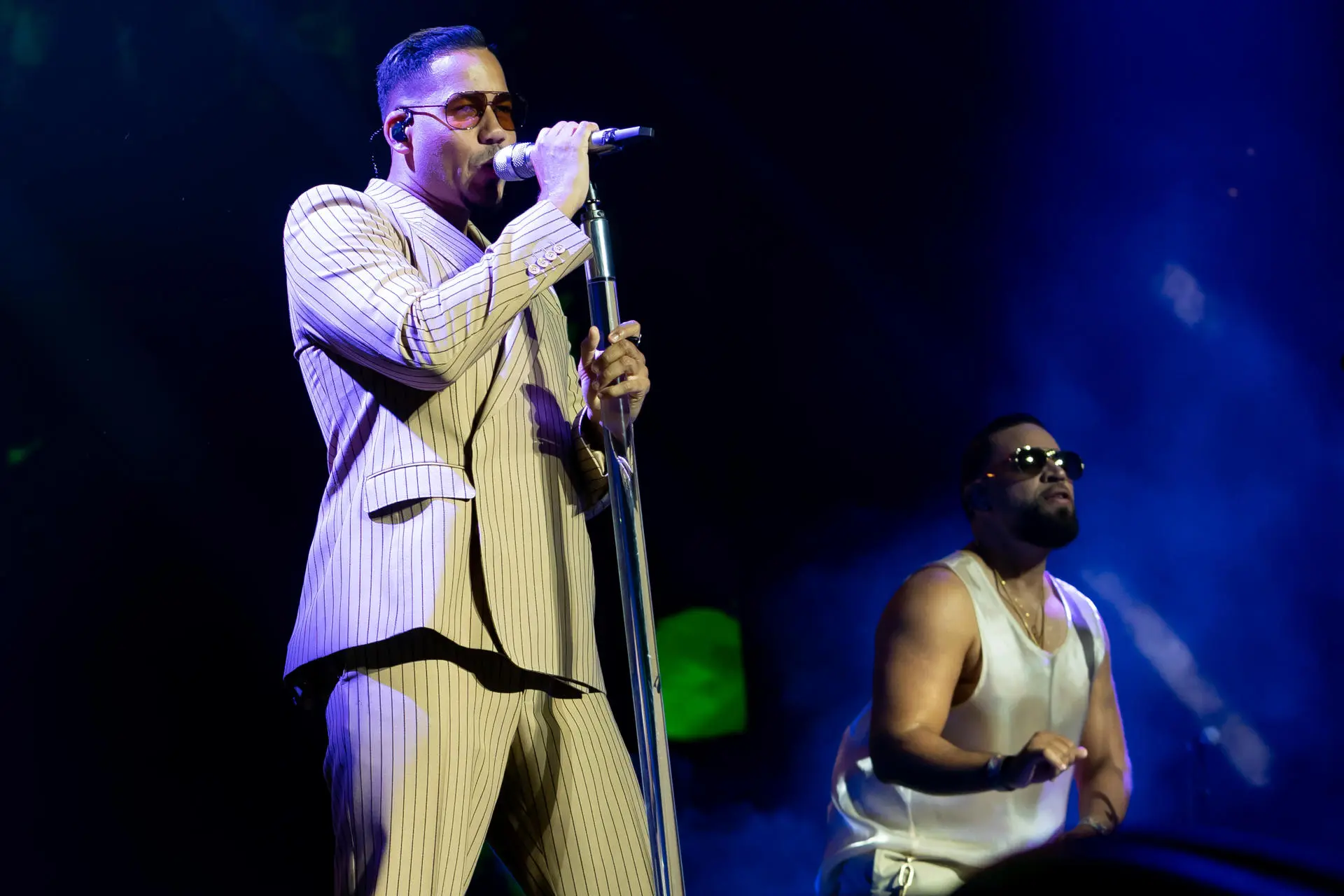 Romeo Santos "cierra ciclos" junto a Aventura con un concierto en Los Ángeles