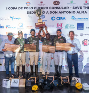 El equipo Cayacoa-Autoasesores ganador de la Copa y el Campeonato Nacional. FUENTE EXTERNA