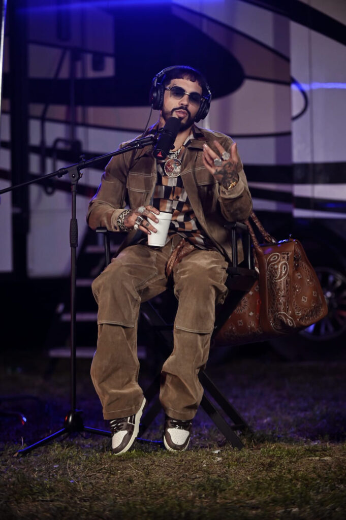 Anuel explica por qué le tira a Bad Bunny