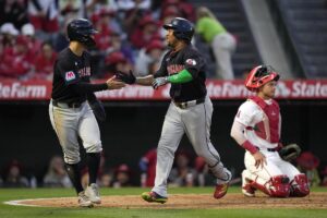 José Ramírez conectó dos cuadrangulares en el mismo juego de victoria de Cleveland