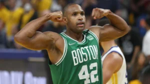 Al Hoford aportó ofensiva en la victora de Boston sobre Indiana en el tercer juego de la final de la Conferenica Este de la NBA