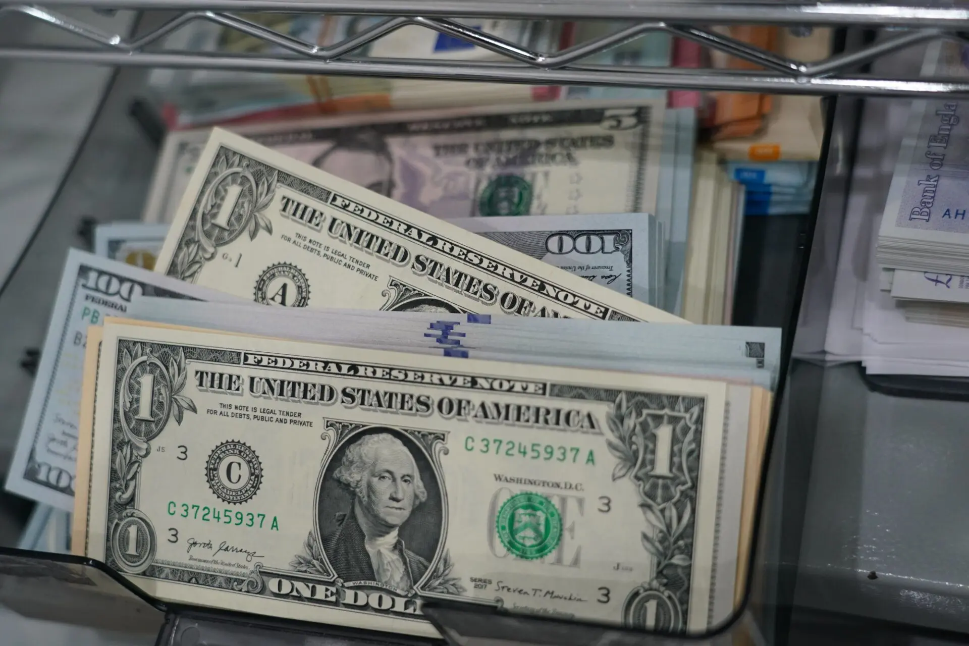 Precio Dólar Paralelo y Dólar BCV en Venezuela 27 de Mayo de 2024