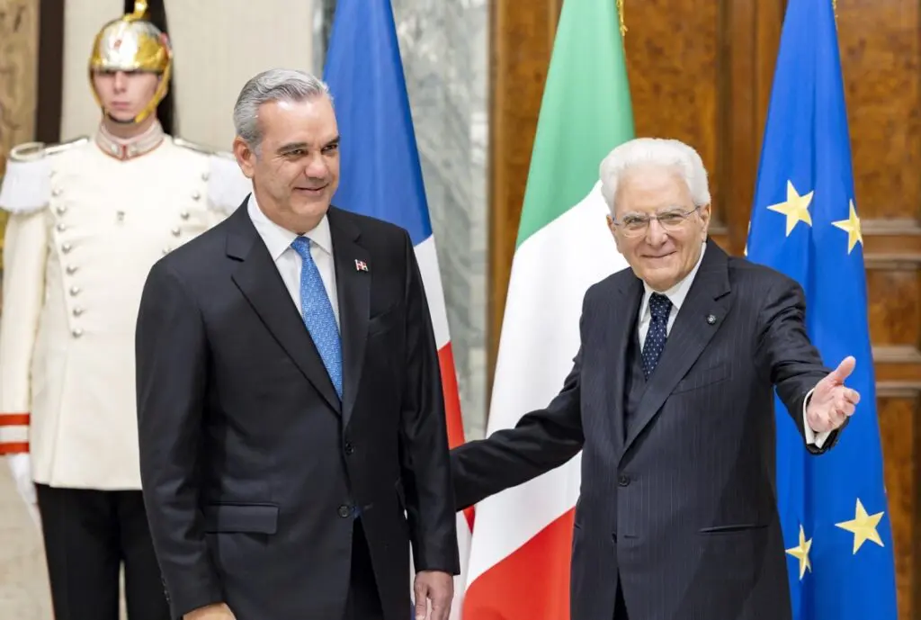Abinader pide a Mattarella incrementar vuelos directos de Italia a RD