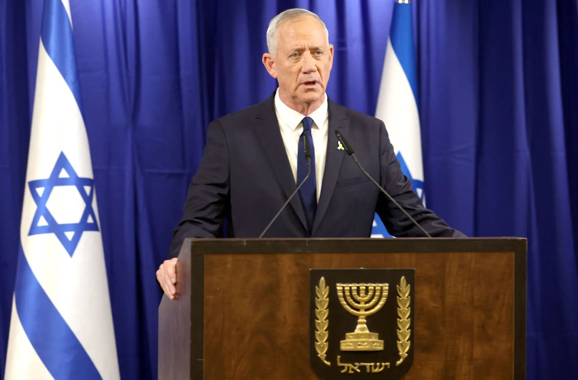 Dimite Benny Gantz, ministro del Gabinete de Guerra de Israel