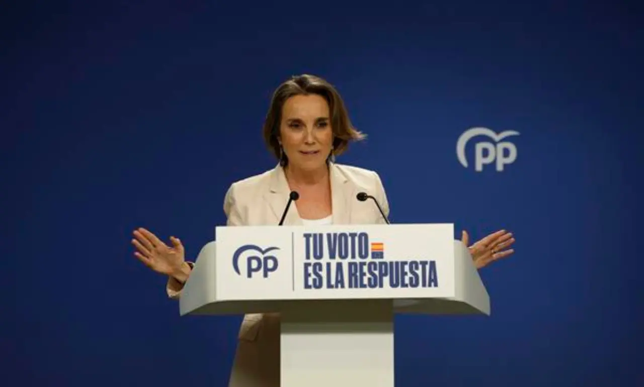 La secretaria general del Partido Popular, Cuca Gamarra, comparece en rueda de prensa para valorar los resultados electorales tras los comicios europeos, hoy domingo en la sede del PP, en Madrid. EFE/Juanjo Martín