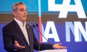 Presidente Luis Abinader en LA Semanal con la Prensa