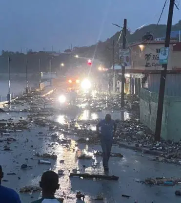 Así quedó el malecón del municipio de Enriquillo / Crédito Foto: Giogive Pèrez