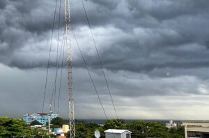 Onda tropical 18 eleva peligro de inundaciones en las próximas horas