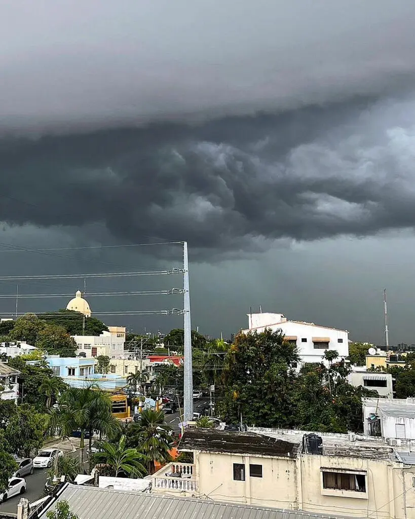 Onda tropical 18 eleva peligro de inundaciones en las próximas horas