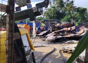 Videos: Controlan incendio en la entrada de Nuevas Terrazas este jueves