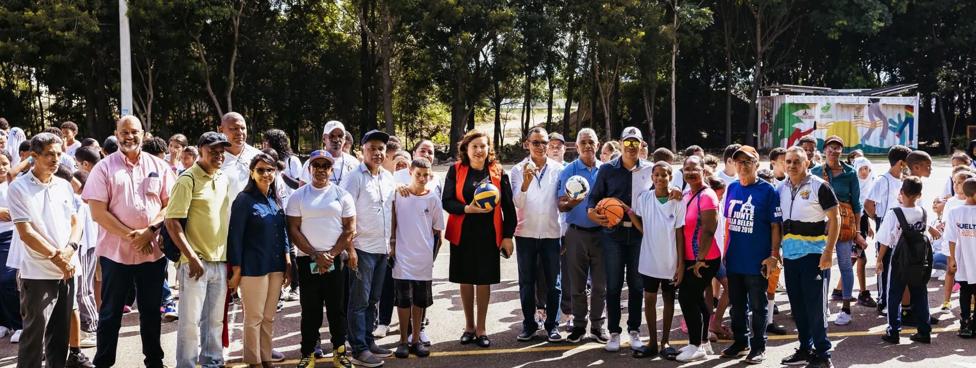 Participantes en la ceremonia inaugural