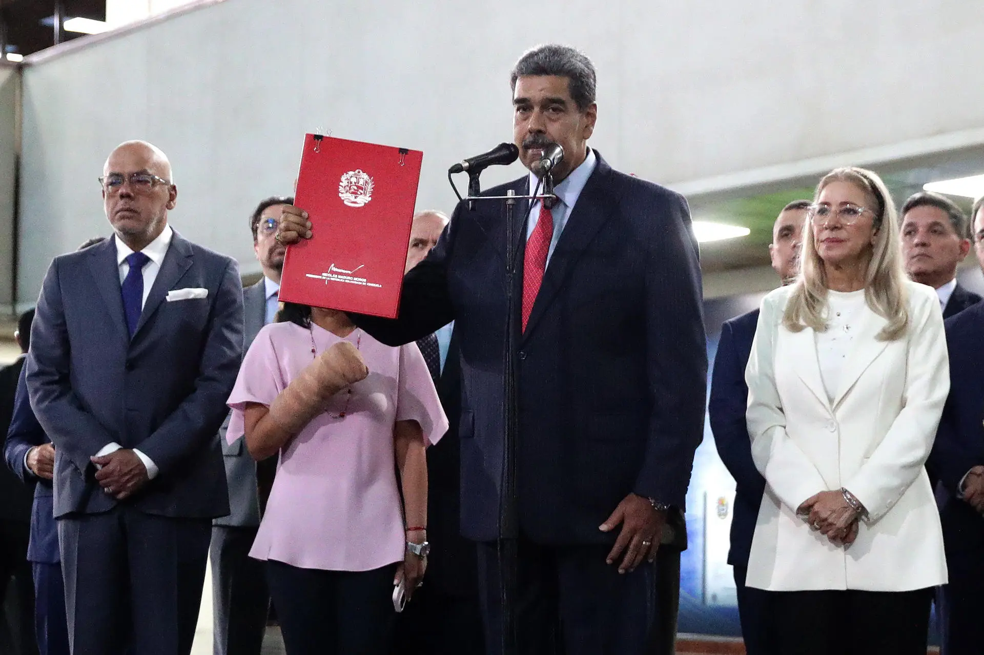 Maduro: "Estamos listos para presentar el 100% de las actas electorales"