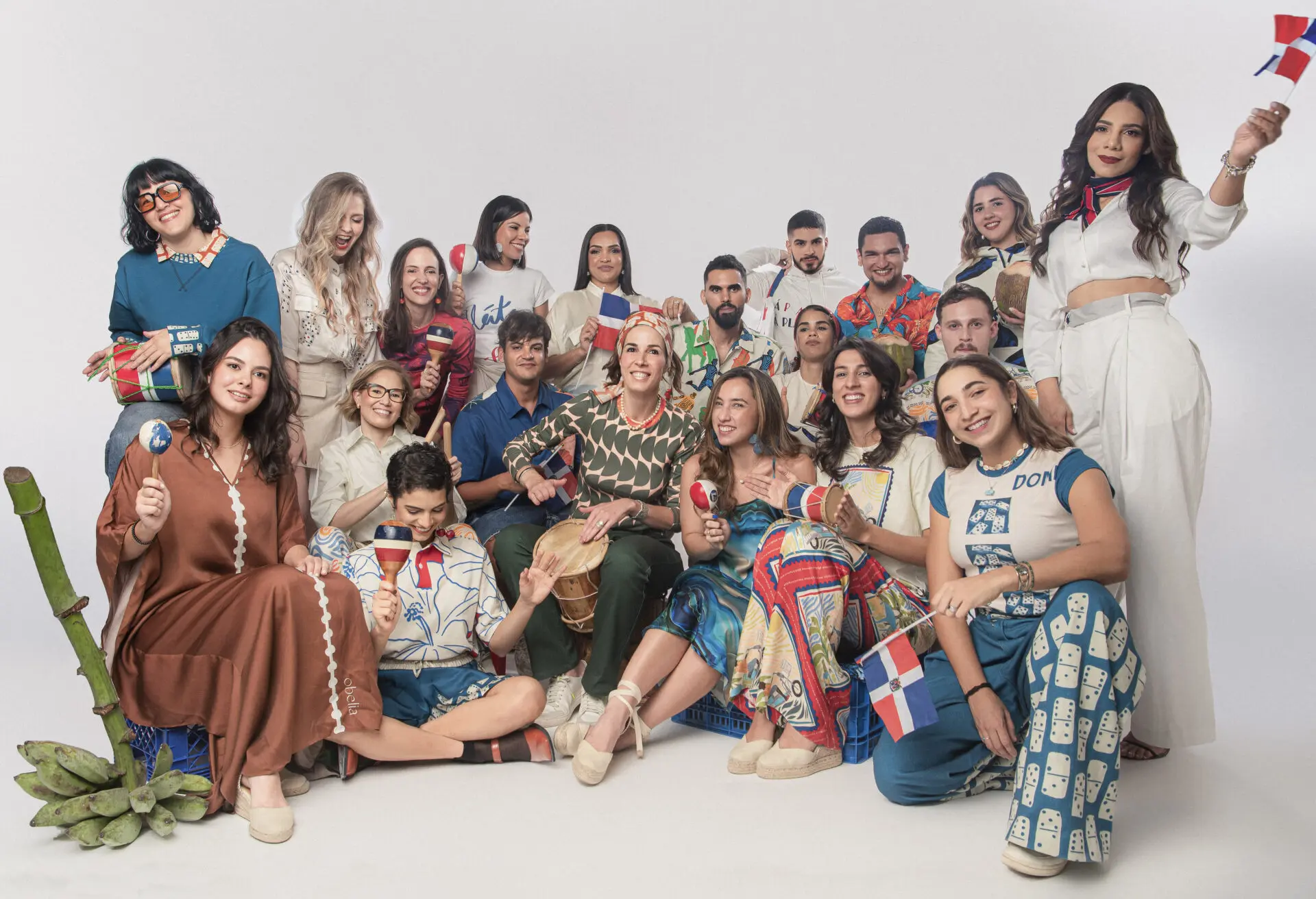 Diseñadores junto a Silvia Argüello, directora de Latin American Fashion Awards. FUENTE EXTERNA