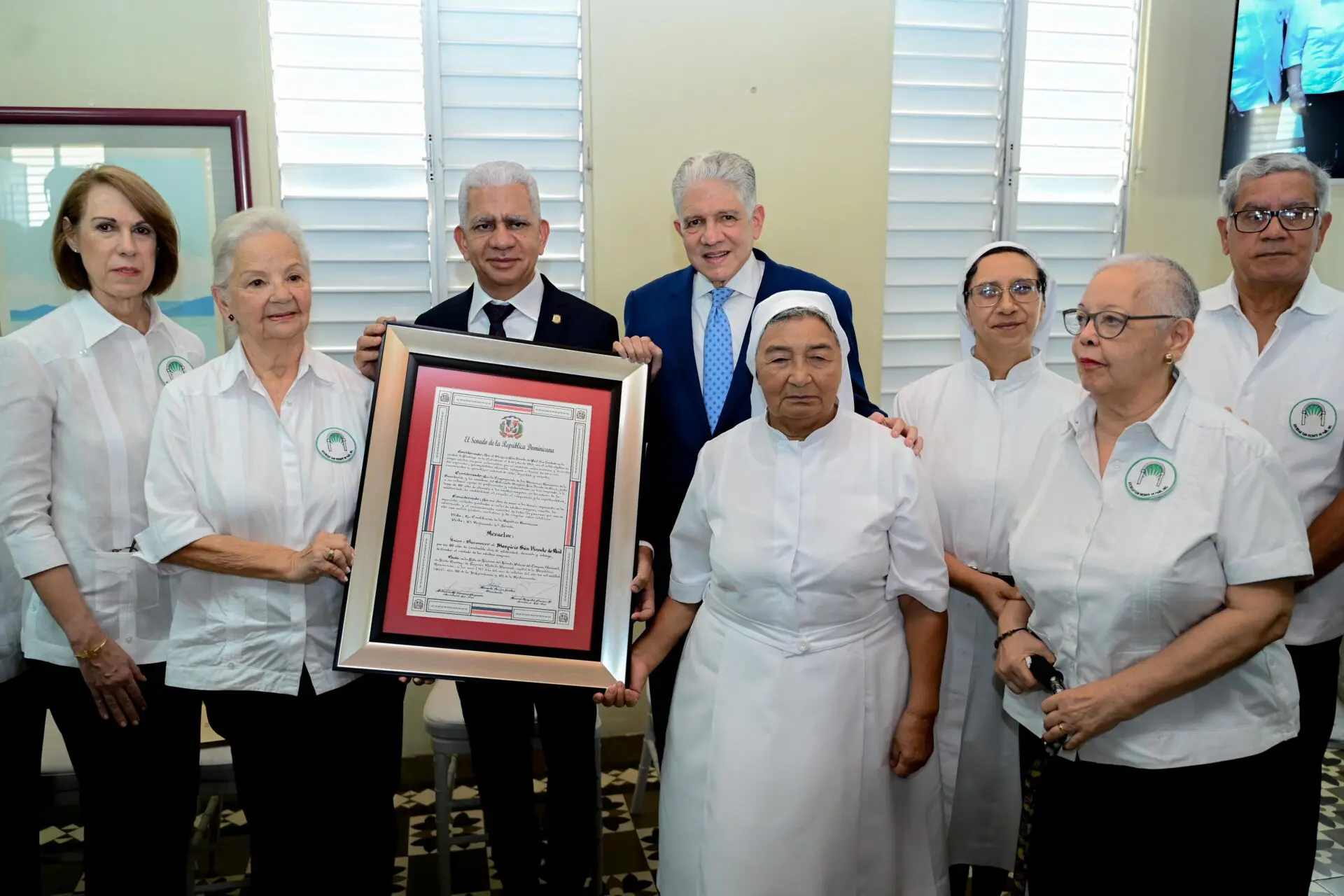 Senado reconoce Hospicio San Vicente de Paúl de Santiago por sus 101 años de vocación y entrega al cuidado adultos mayores