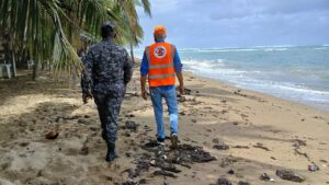 Playas en Bávaro y Puerto Plata desoladas ante paso del Huracán Ernesto