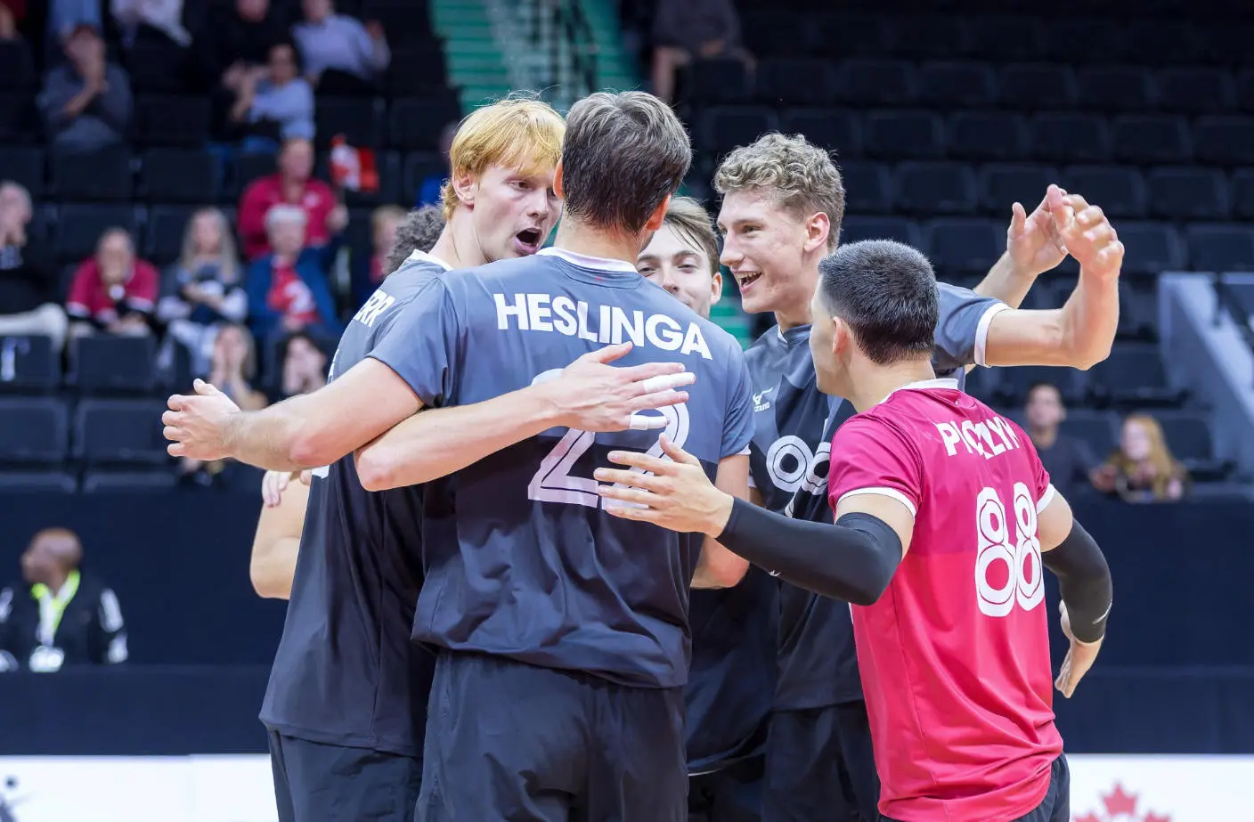 Canadá vence a RD en el Final Six masculino