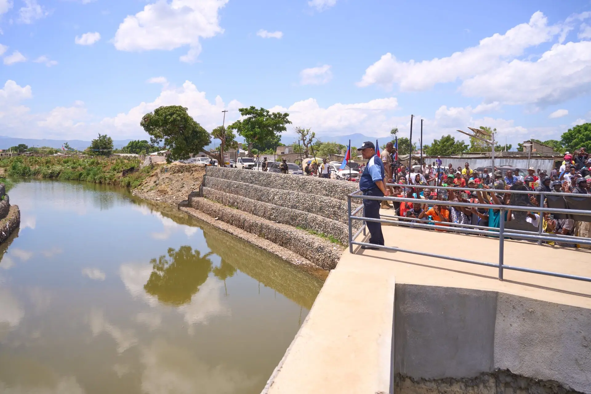 Primer ministro de Haití visita el canal sobre el Masacre para "comprender"