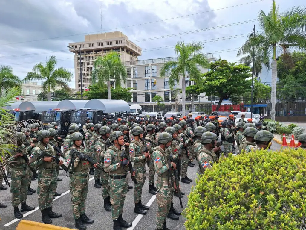 ¿Sabes en cuáles barrios de la capital se lanzó el operativo de intervención de la PN?