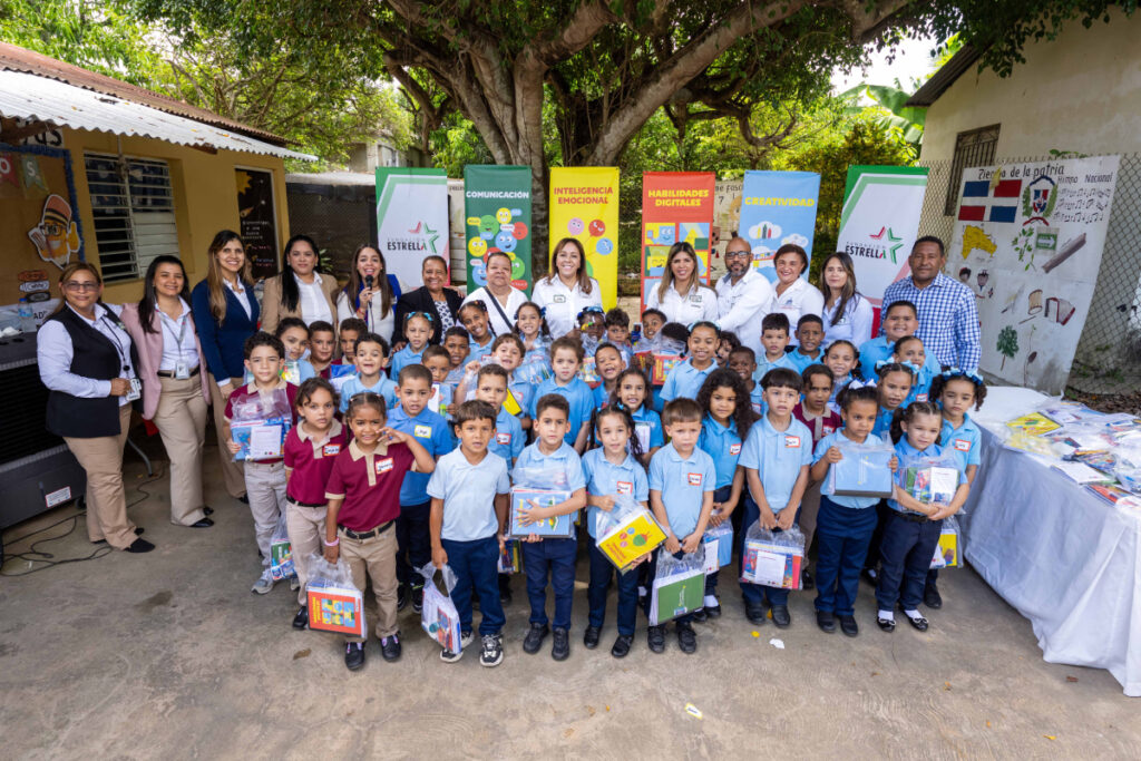 Formación en inglés y útiles escolares forman parte del programa de apadrinamiento de Fundación Estrella