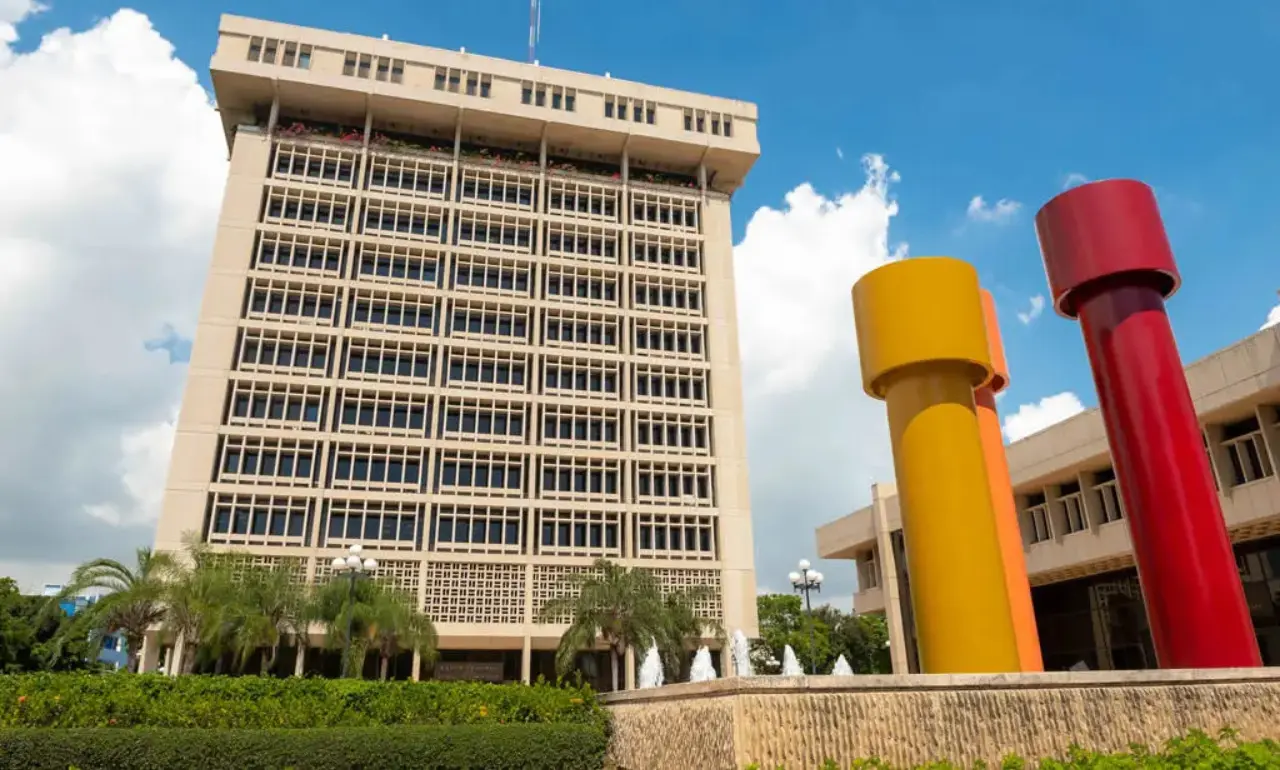 Fachada del Banco Central de la República Dominicana (BCRD)