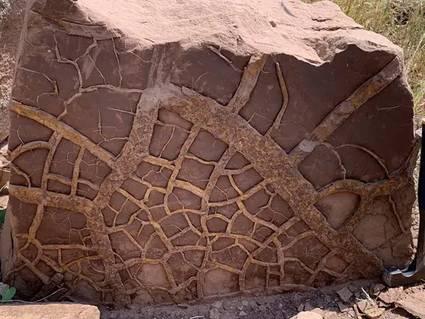 En la imagen, una sección de campo geológico que revela una sequedad extrema que era común en todo el mundo hace 252 millones de años. Fotografía facilitada por la University of Bristol y China University of Geosciences (Wuhan). EFE