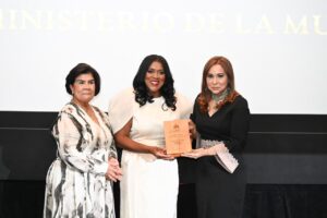 María Eugenia Acosta Abad galardonada en la categoría Empresarial