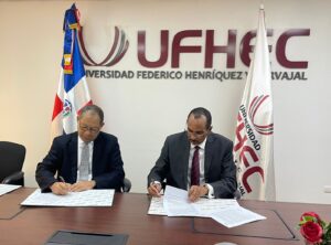 El rector nacional de UFHEC, Alberto Ramírez, indicó que esta alianza permitirá capacitar a futuros profesionales de la psicología