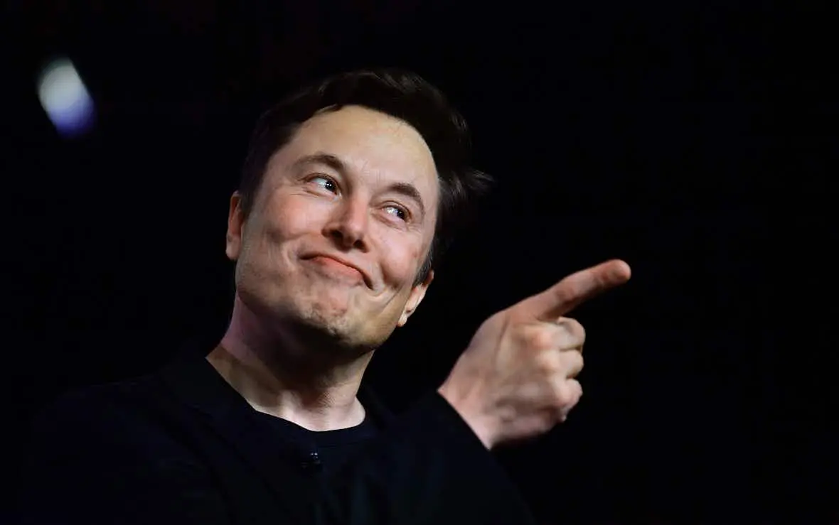 Falso Elon Musk que estafa en las redes llegó a RD