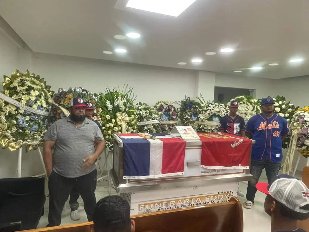 Osvaldo Virgil recibió cristiana sepultura este jueves con honores de estilo militar