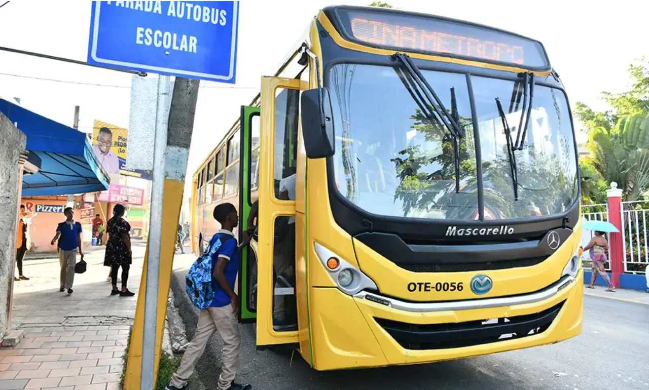 Estudiantes en La Victoria hacen uso del servicio del Sistema Nacional de Movilidad Estudiantil. (Foto: Danny Polanco) (Tomada de archivo)