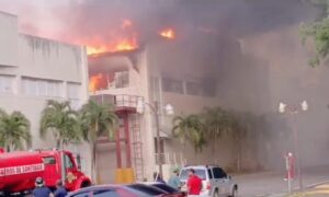 Incendio en Zona Franca de Gurabo.