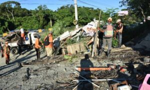 Foto de una caseta destruida en la cercanía donde se construye el nuevo peaje del Kilómetro 32 en la Autopista Duarte. (Foto: fuente externa)