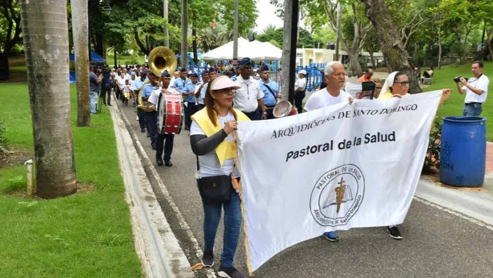 Durante la caminata en el Parque Iberoamérica, los asistentes participaron en sesiones educativas, actividades deportivas y artísticas. Foto Danny Polanco