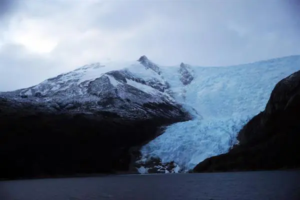 Fotografía de archivo de deshielo en un glaciar. EFE/ Elvis González