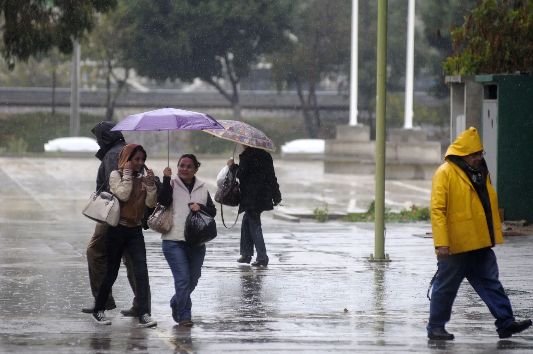 Vaguada seguirá ocasionando aguaceros este miércoles