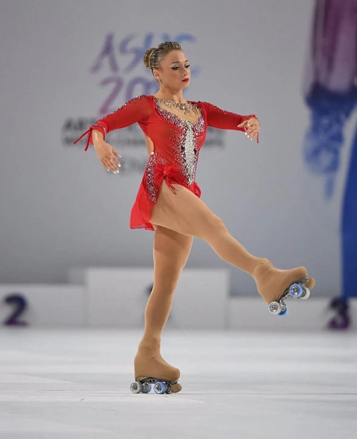 La patinadora Rebbeca Tarlazzi, de Italia, será la figura principal en el Tour de Patinaje Artístico