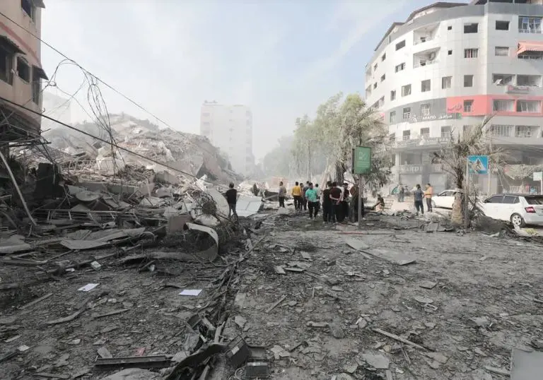 El ataque se produjo un día después de que otra acción israelí contra una torre de vigilancia también cercana al mismo cuartel hiriera a dos soldados indonesios.