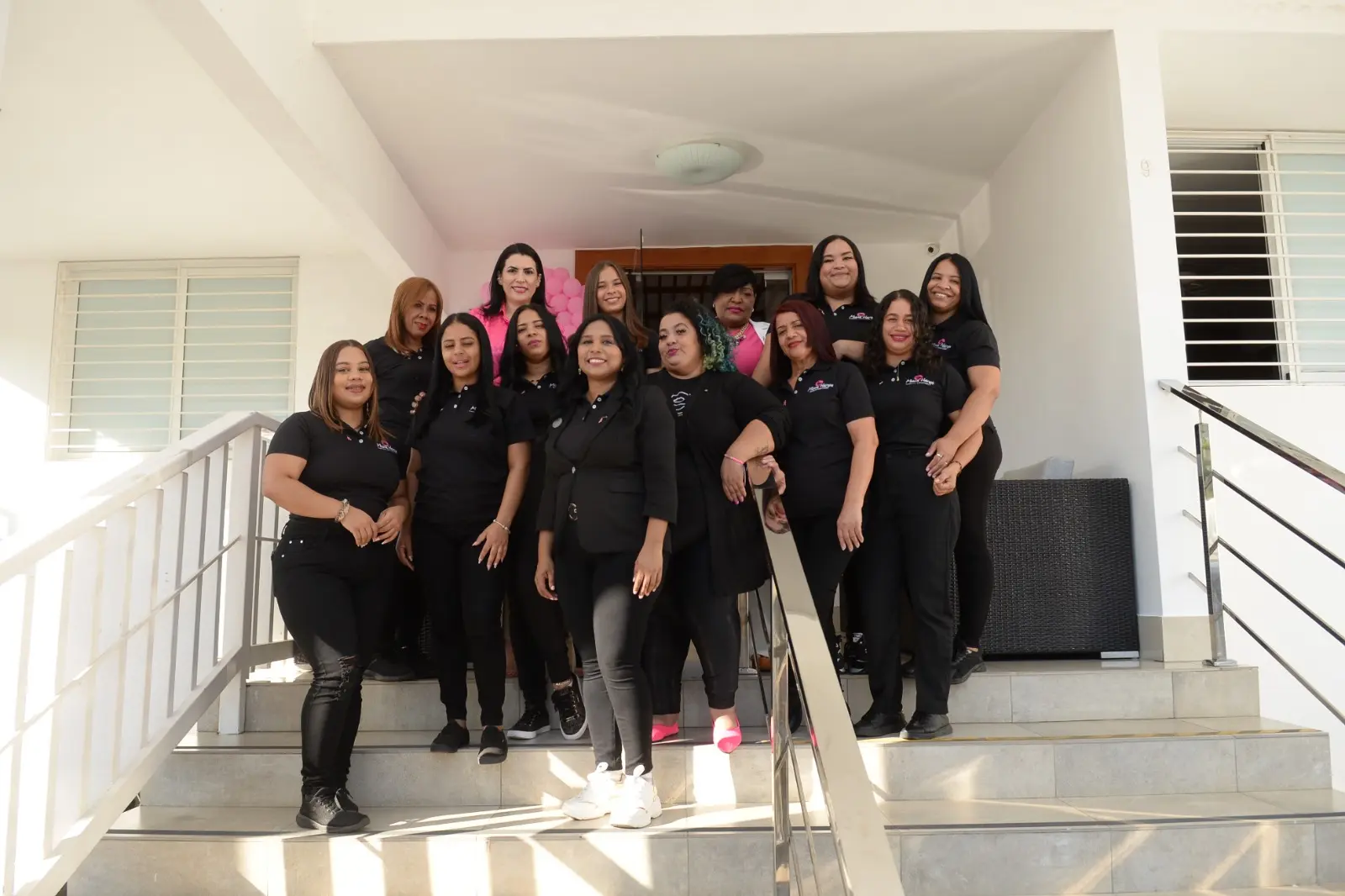 Miami Hair Spa realizó su actividad institucional titulada ‘Sonrisa Rosa’ en las instalaciones de su salón