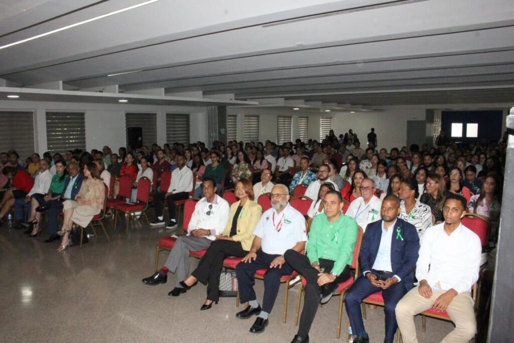 SRS Norcentral dicta conferencia «Humanización en Salud Mental» por el día de la salud mental en Santiago