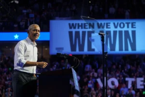 Obama, Springsteen y John Legend unen sus voces contra Trump en un mitin en Filadelfia