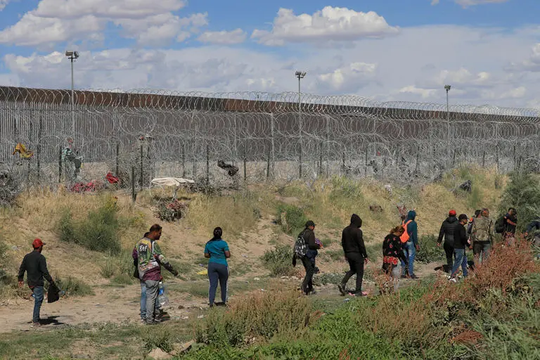 Aumenta tensión entre migrantes en frontera norte de México ante elecciones de EE.UU.