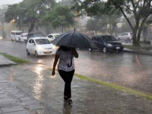 Continúan las lluvias por efectos indirectos de la tormenta tropical Rafael