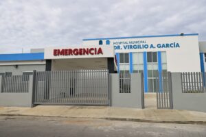 Abinader entrega remozado Hospital Virgilio García en Cabrera