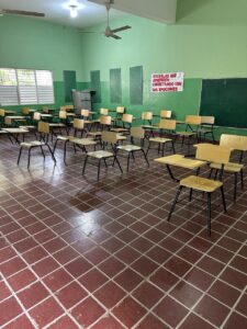 Cuatro mil estudiantes afectados por paro ADP en Santiago