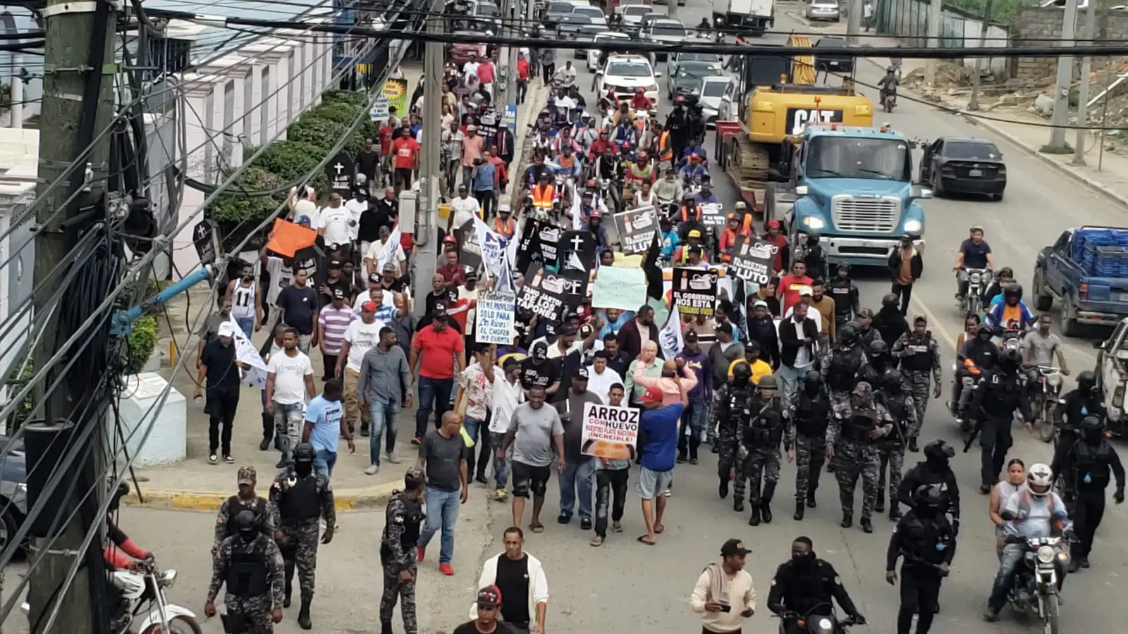 Choferes de cinco rutas concho protestan por inclusión planes gobierno