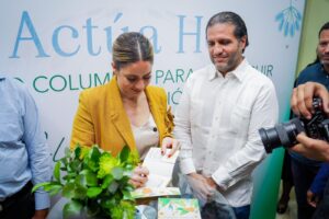 Gloria Reyes presenta su primer libro: “Actúa hoy”