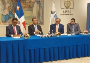 UNAPEC realiza panel sobre el apagón analógico y la transición a la Televisión Terrestre Digital